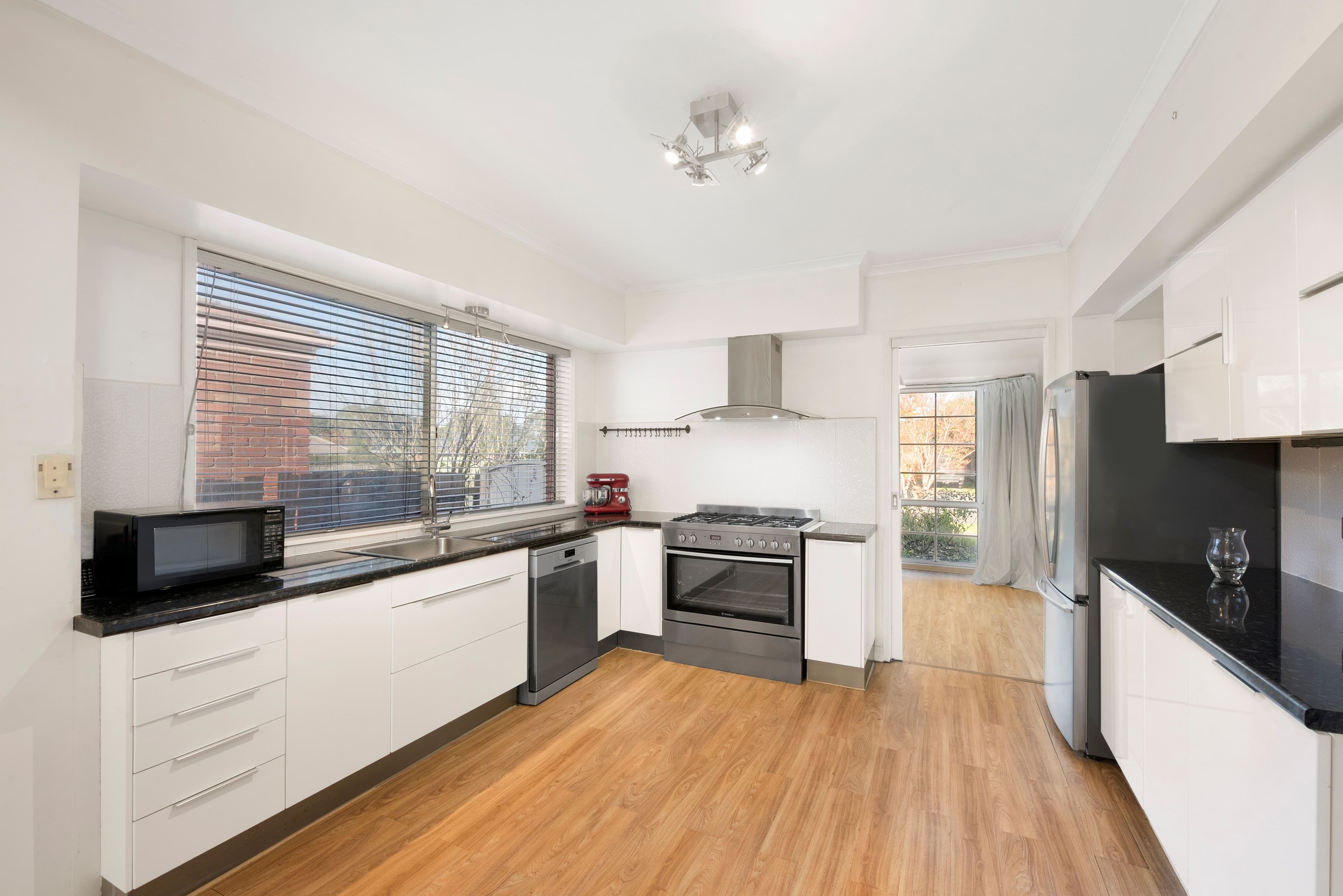 13 Dorrington Court, Dingley Village VIC 3172, Dingley Village - Thumbnail 4