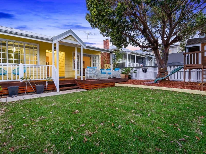 218 Ravenscar Street, Doubleview WA 6018, Doubleview - Thumbnail 2