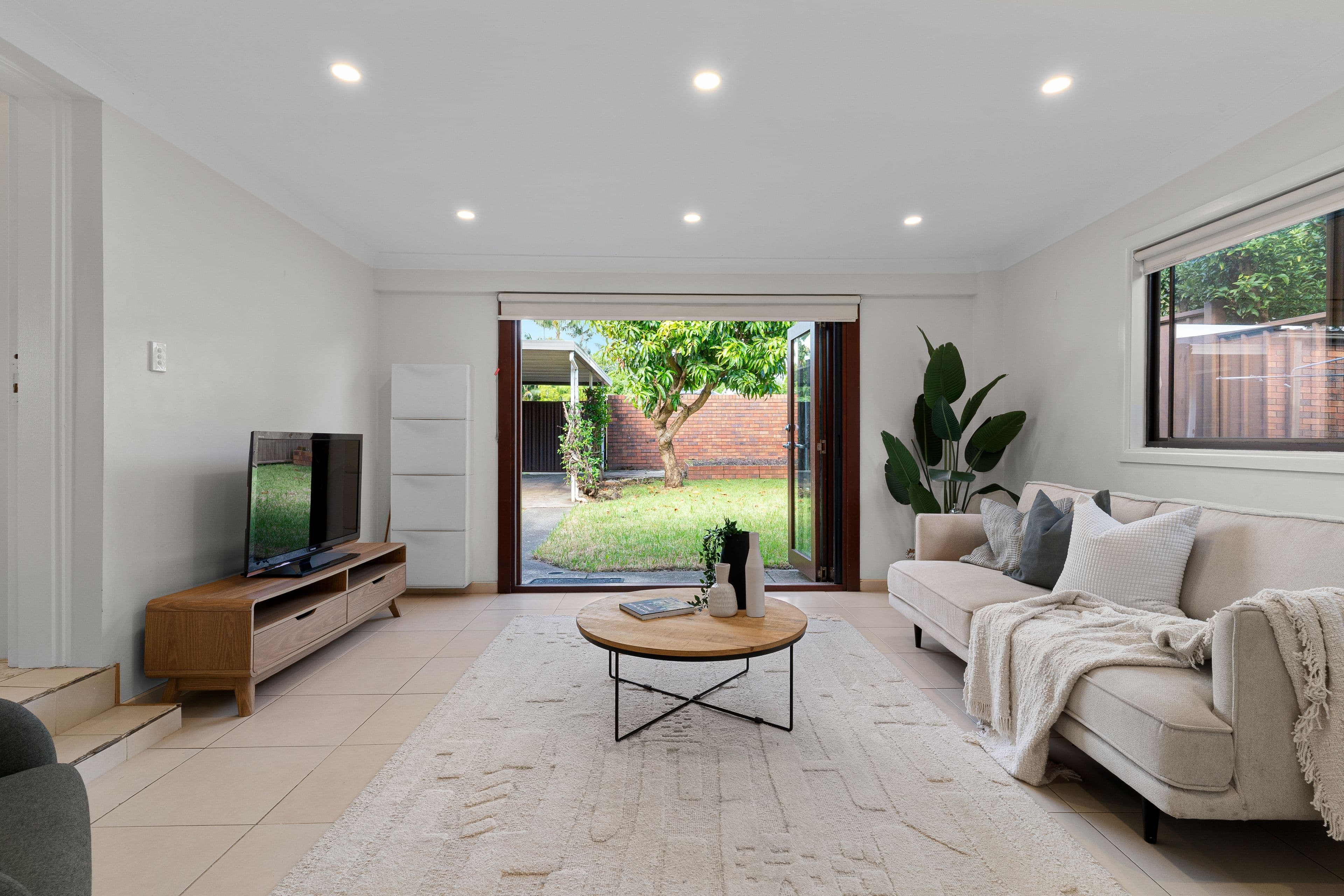 2 Rosemeath Avenue, Kingsgrove NSW 2208, Kingsgrove - Thumbnail 2