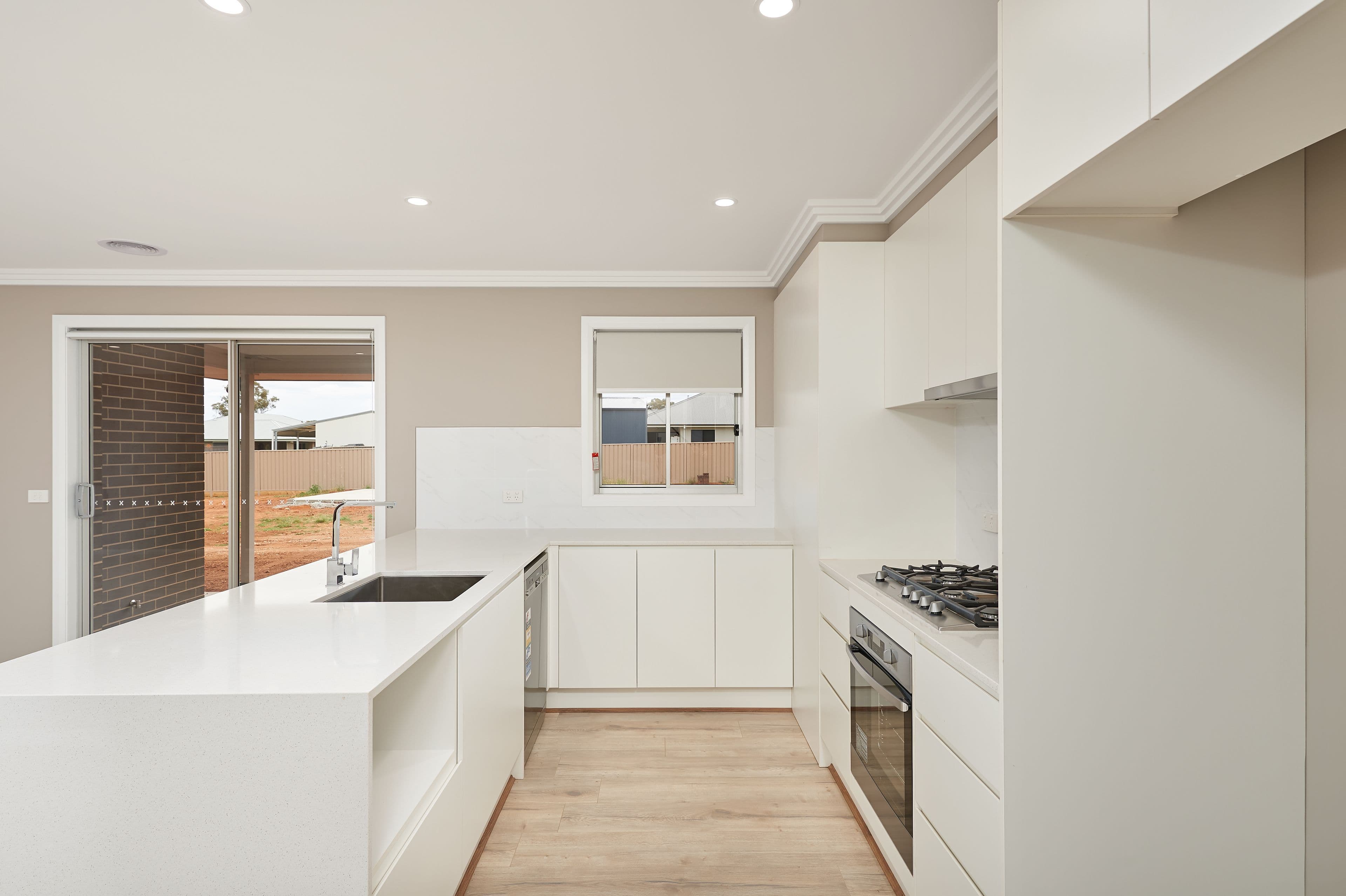16 Dunrobin Street, Coolamon - Thumbnail 2