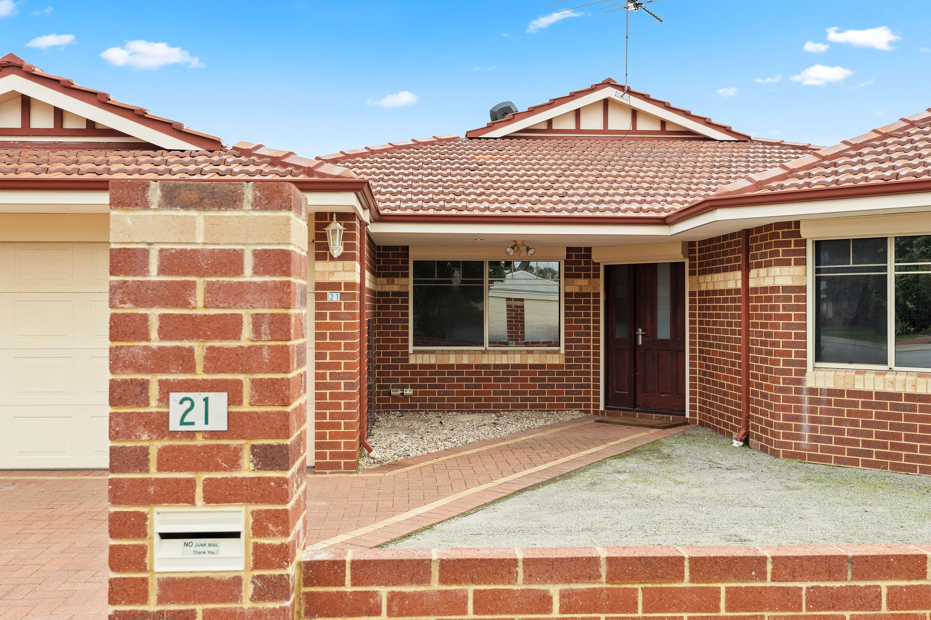 21 Parkland Drive, Warnbro WA 6169, Warnbro - Thumbnail 2