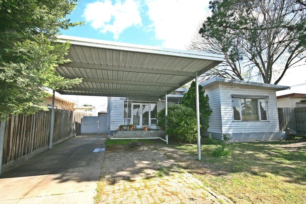 13 Avondale Avenue, ST ALBANS VIC 3021, St Albans - Image 1