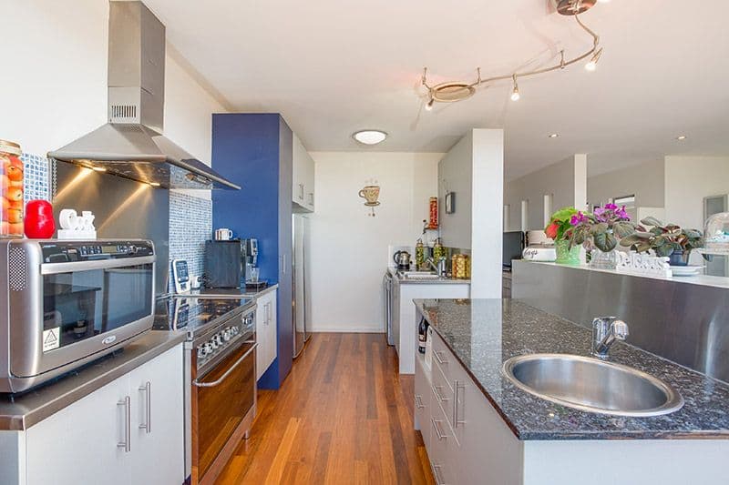 61 Wynnum North Road, WYNNUM QLD 4178, Wynnum - Thumbnail 3