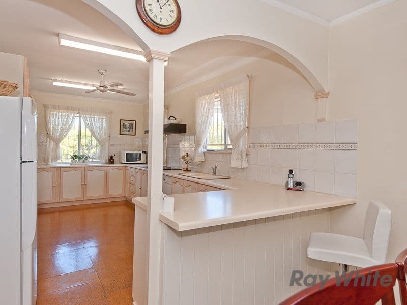 19 Leawarra Crescent, Ferny Hills QLD 4055, Ferny Hills - Thumbnail 3