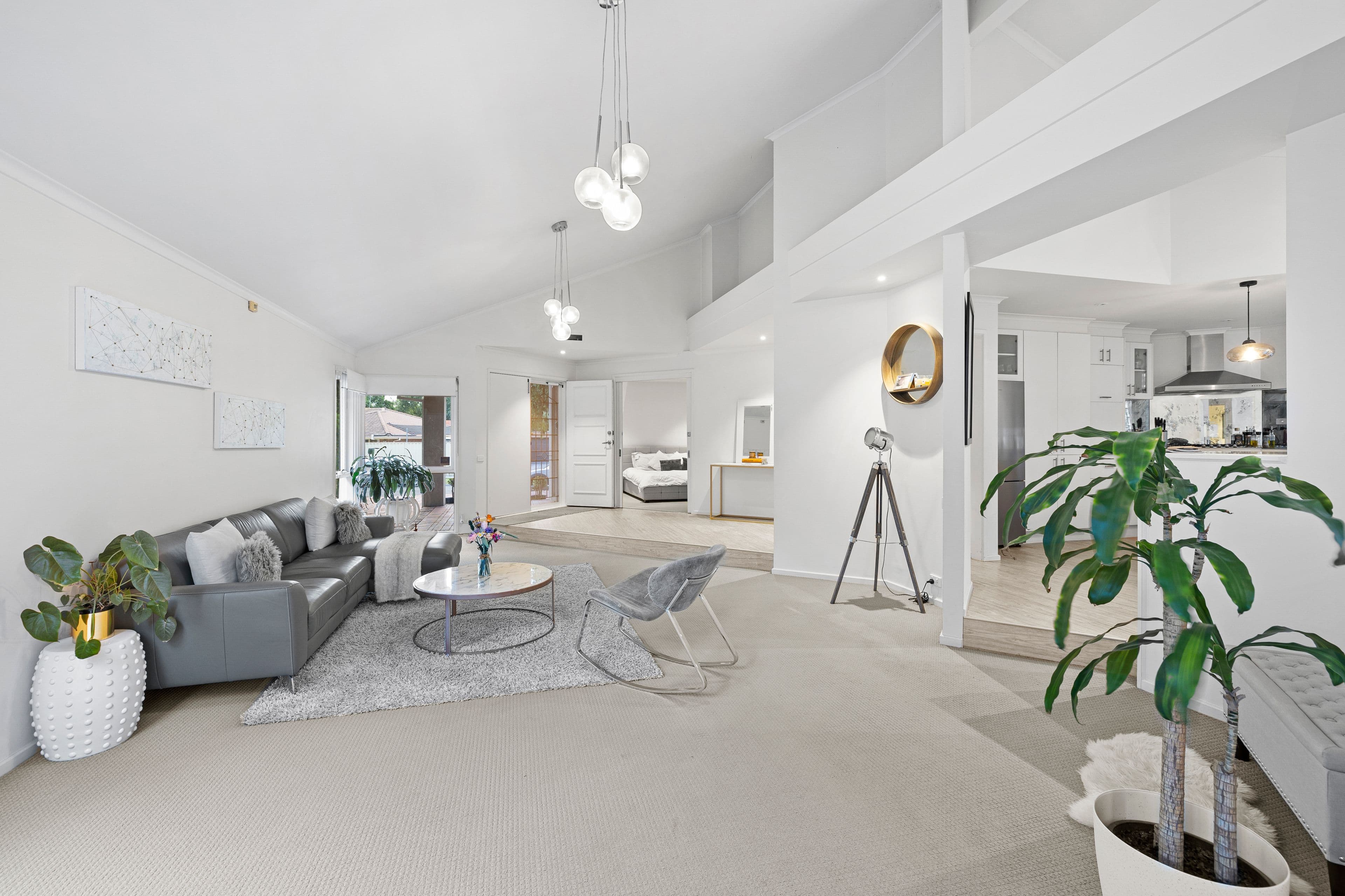 8 Delfin Court, Rowville VIC 3178, Rowville - Thumbnail 2