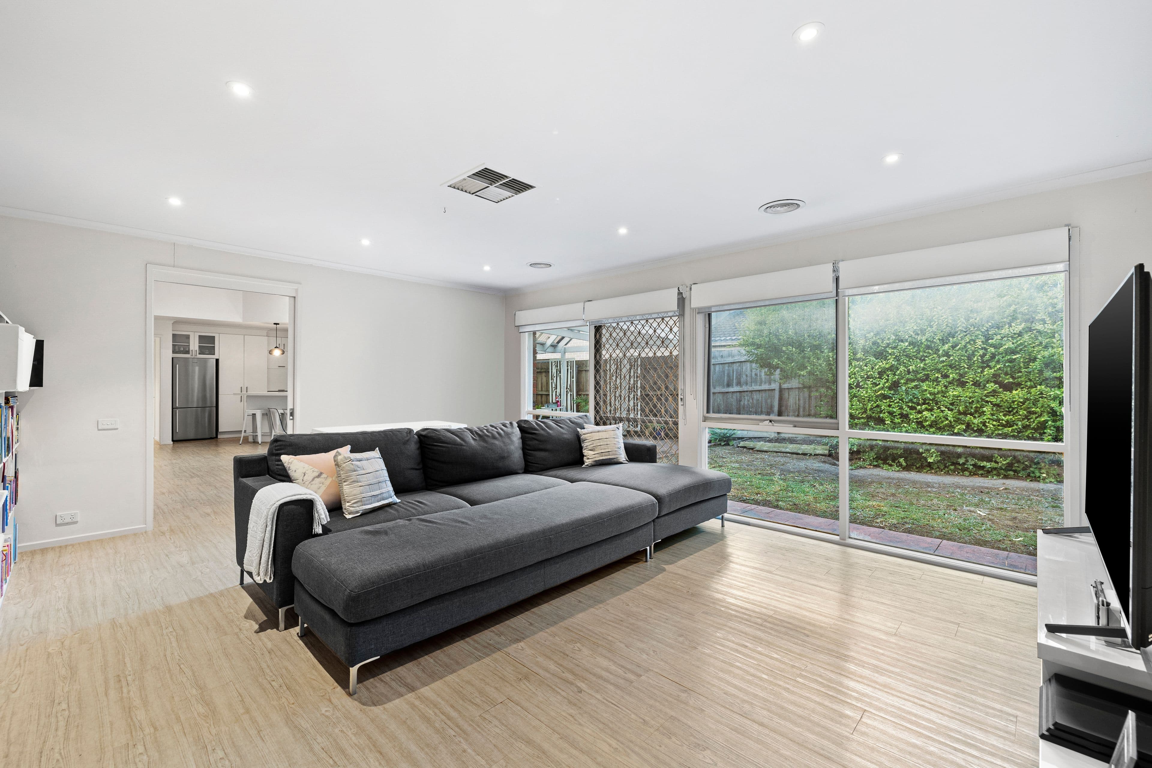 8 Delfin Court, Rowville VIC 3178, Rowville - Thumbnail 8