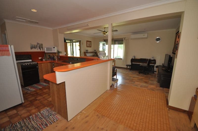26 Shepherdson Road, PARAFIELD GARDENS SA 5107, Parafield Gardens - Thumbnail 6