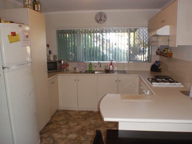 6b Casserley Avenue, GIRRAWHEEN WA 6064, Girrawheen - Thumbnail 3