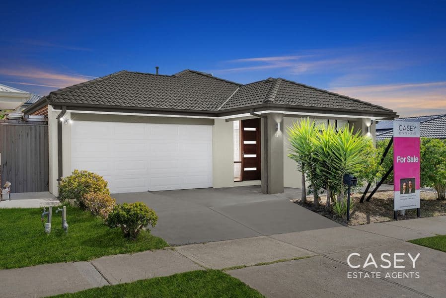 121 Everlasting Boulevard, Cranbourne West - Image 1