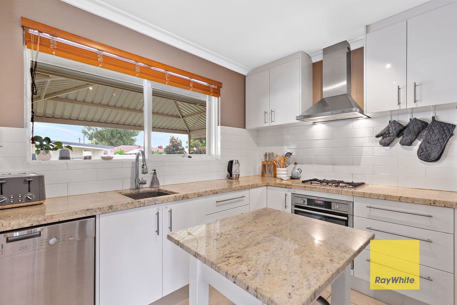 5 Kelton Way, Thornlie WA 6108, Thornlie - Thumbnail 3