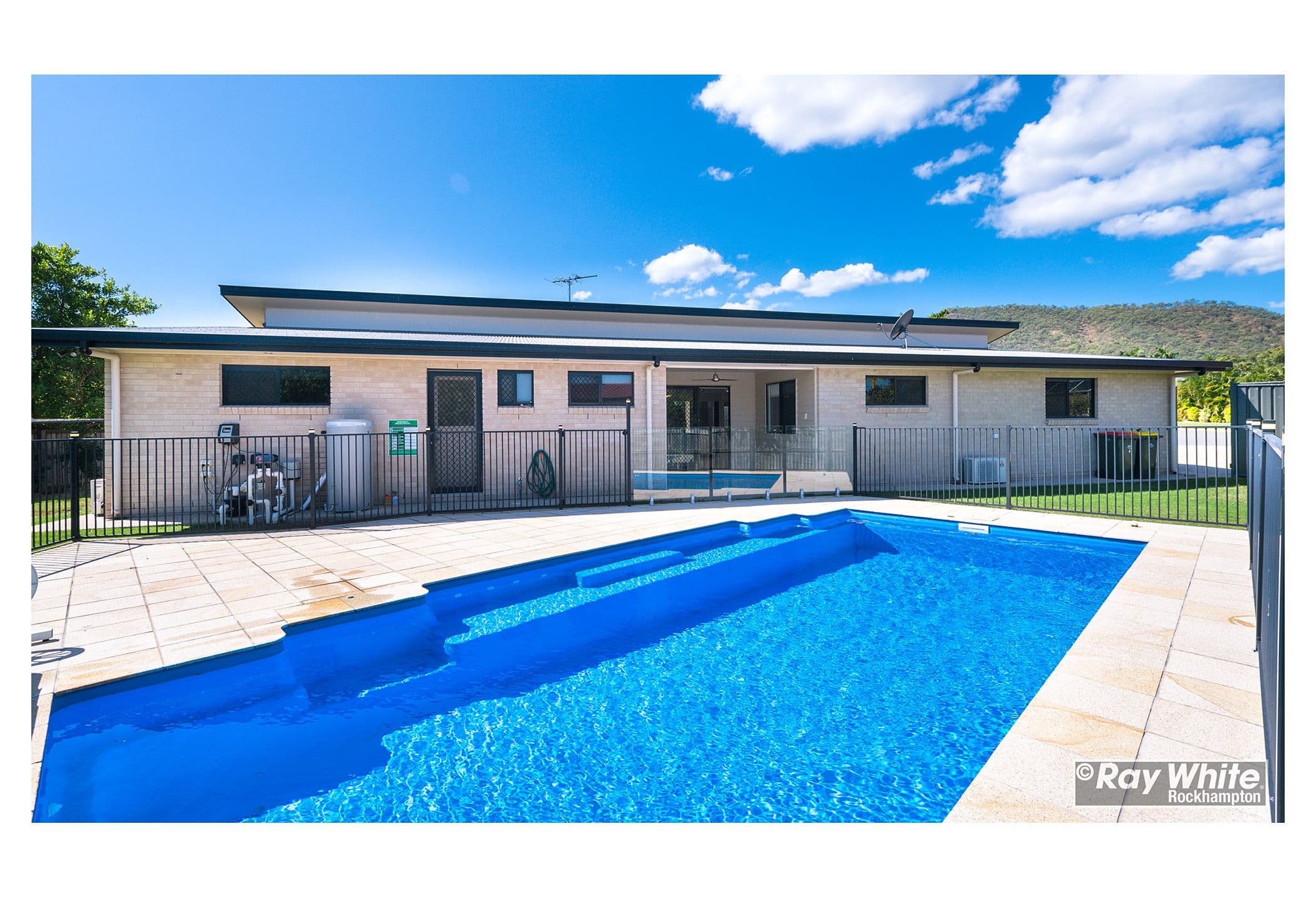 8 Oakland Court, Norman Gardens QLD 4701, Norman Gardens - Thumbnail 2