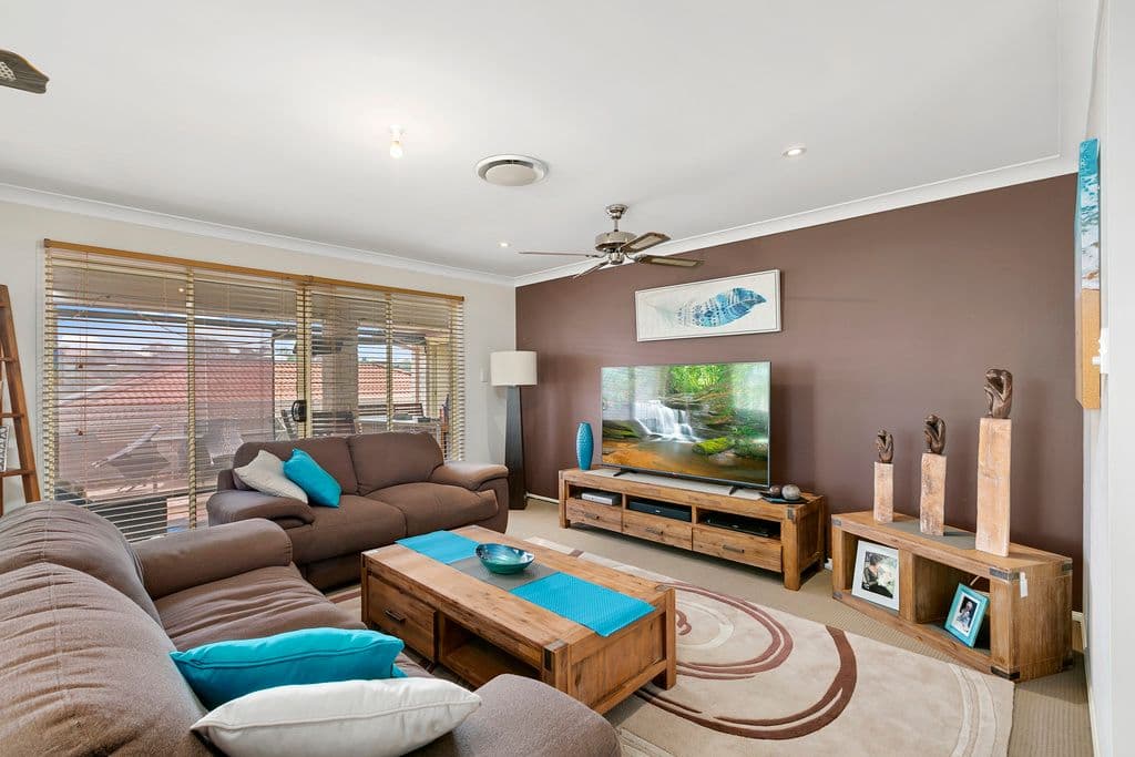 7 Tawanga Close, Pacific Pines QLD 4211, Pacific Pines - Image 1