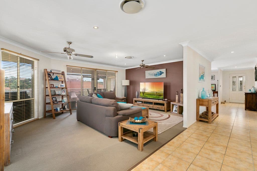 7 Tawanga Close, Pacific Pines QLD 4211, Pacific Pines - Thumbnail 4