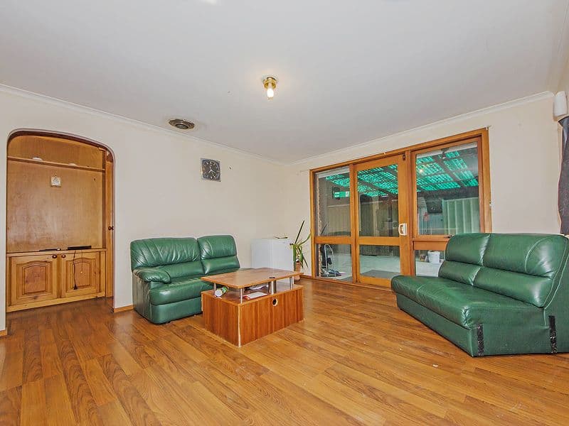 8 Kramer Street, Werribee VIC 3030, Werribee - Thumbnail 2