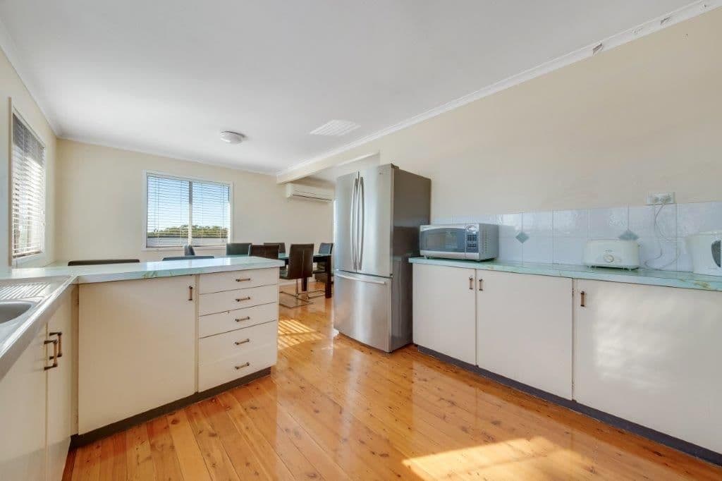 2 Payne Street, Clinton QLD 4680, Clinton - Thumbnail 3