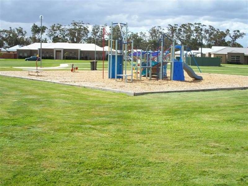 72 Shetland Drive, MOAMA NSW 2731, Moama - Thumbnail 2