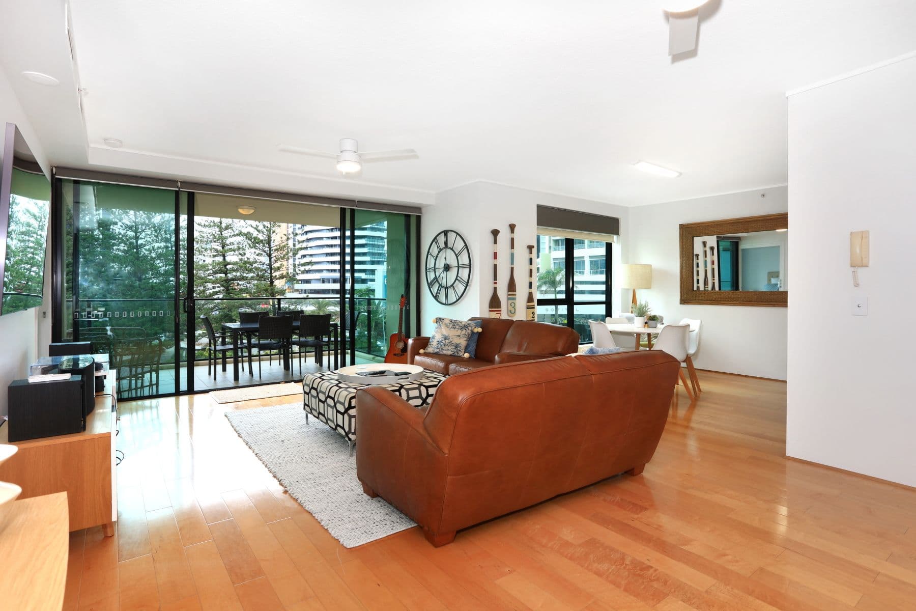 305 'Broadbeach on the Park' 2685 Gold Coast Highway, Broadbeach QLD 4218, Broadbeach - Thumbnail 2
