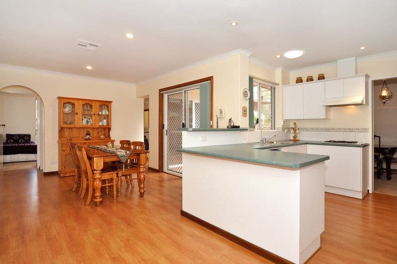 4 Scherer Avenue, COROMANDEL VALLEY SA 5051, Coromandel Valley - Thumbnail 3