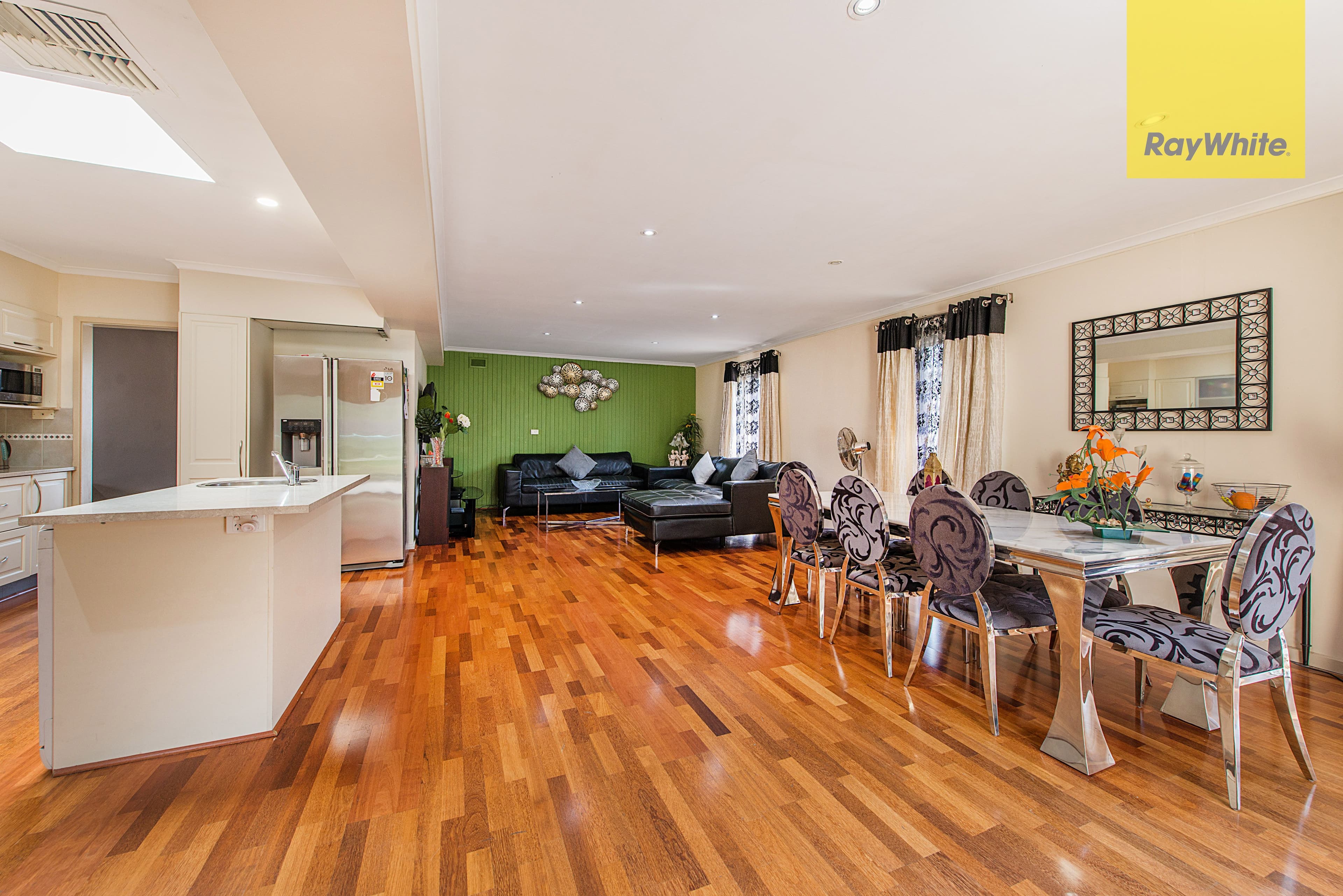 4 Lynn Drive, Ferntree Gully VIC 3156, Ferntree Gully - Thumbnail 2