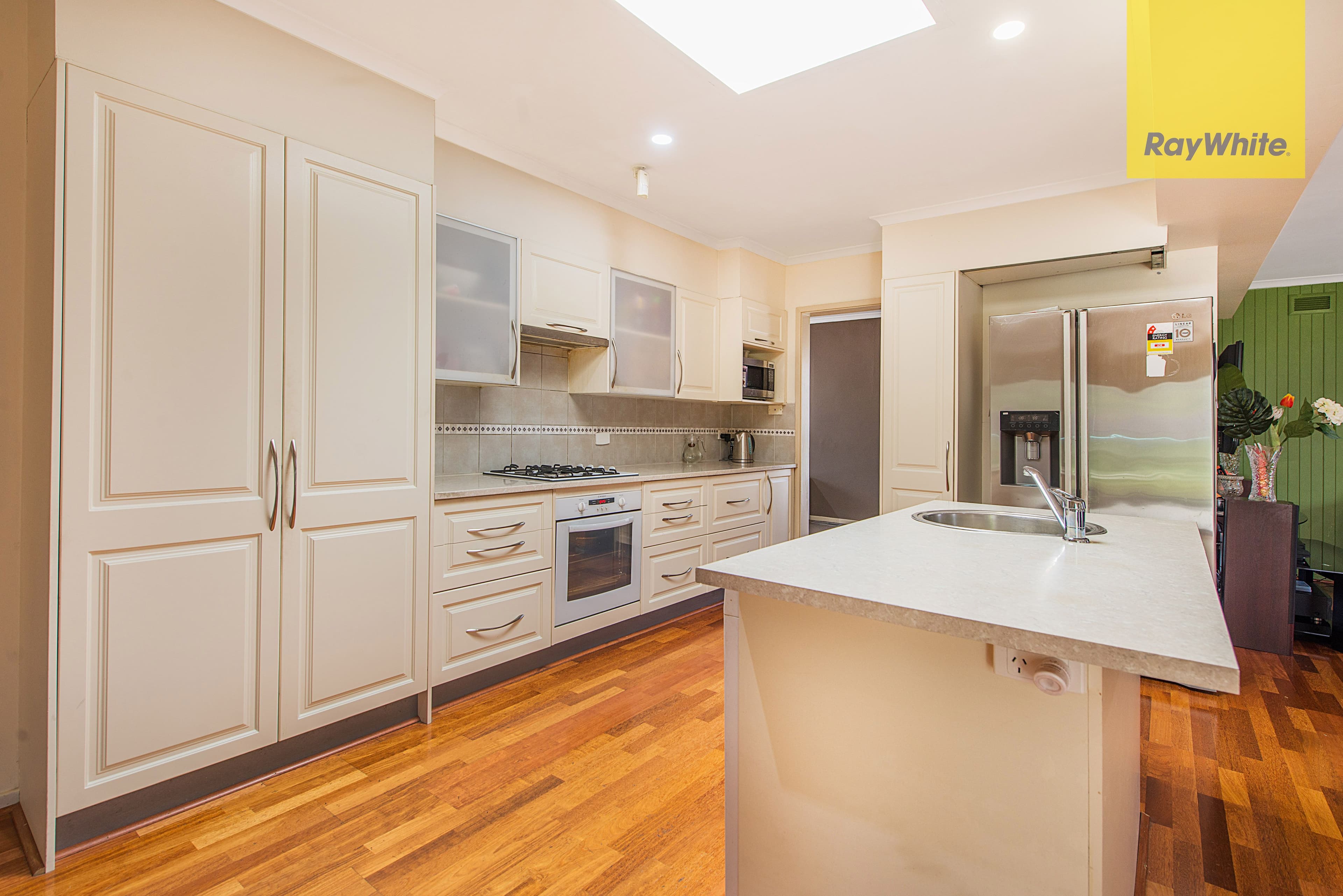 4 Lynn Drive, Ferntree Gully VIC 3156, Ferntree Gully - Thumbnail 3