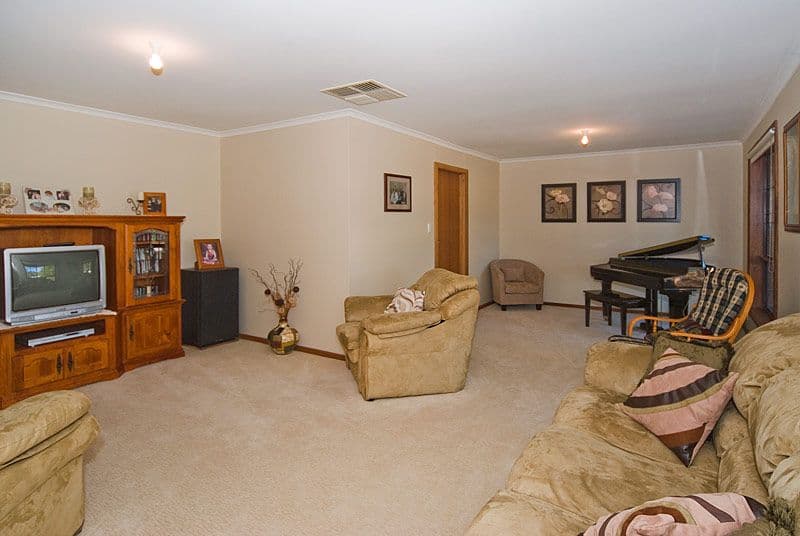 11 Market Place, NAIRNE SA 5252, Nairne - Thumbnail 3