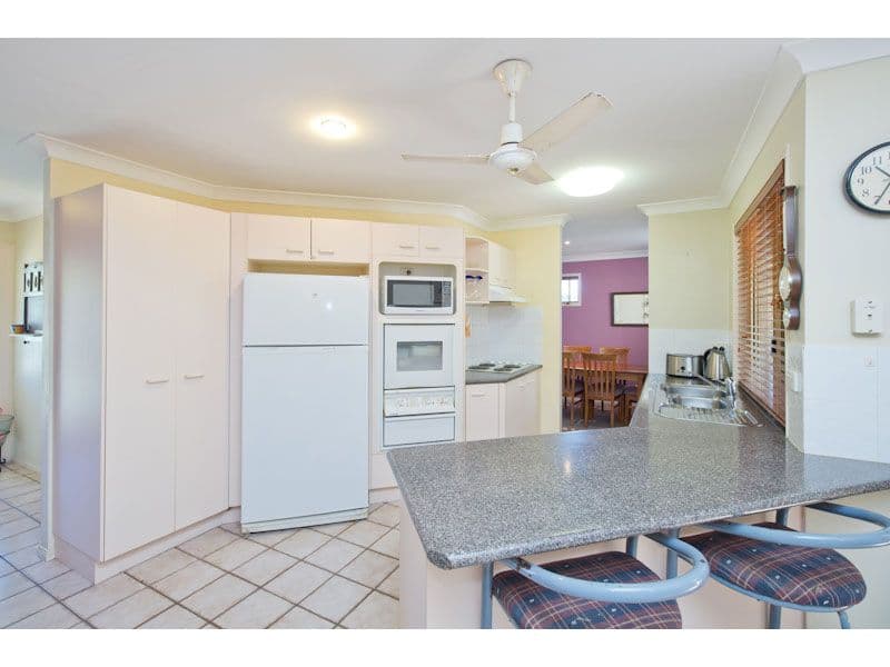 52 Falconglen Place, FERNY GROVE QLD 4055, Ferny Grove - Thumbnail 2