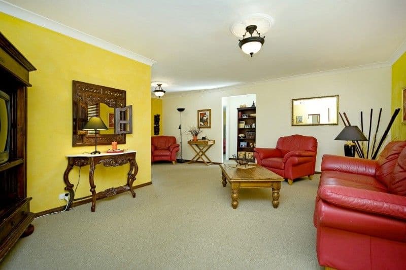 13 Menzies Close, ARUNDEL QLD 4214, Arundel - Thumbnail 2