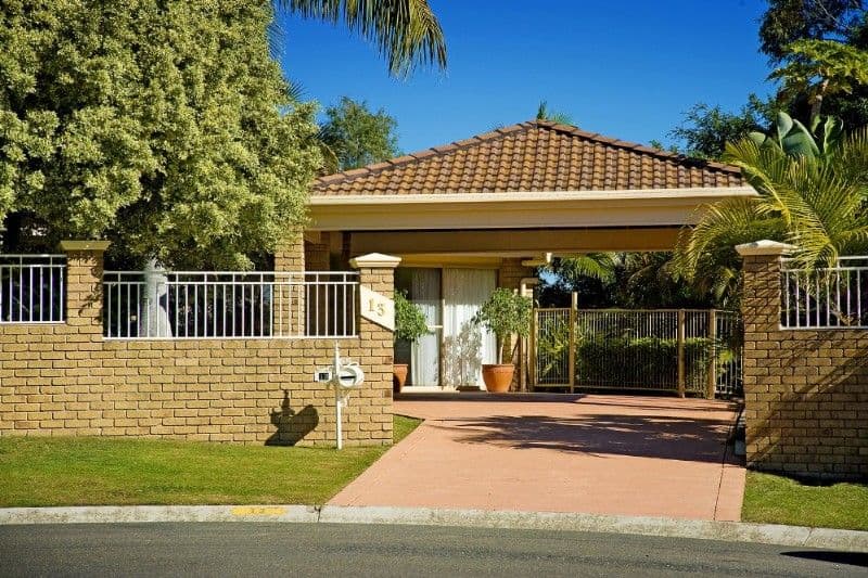 13 Menzies Close, ARUNDEL QLD 4214, Arundel - Thumbnail 3