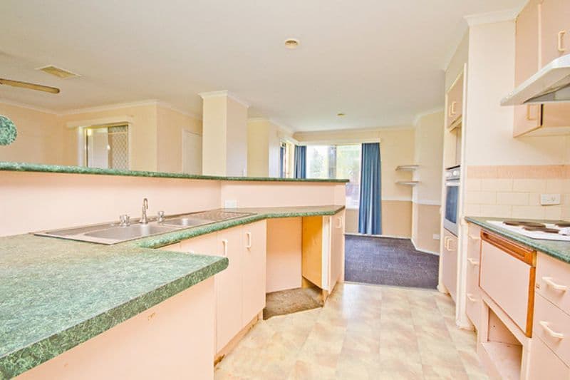 8 Elaine Court, DECEPTION BAY QLD 4508, Deception Bay - Thumbnail 2