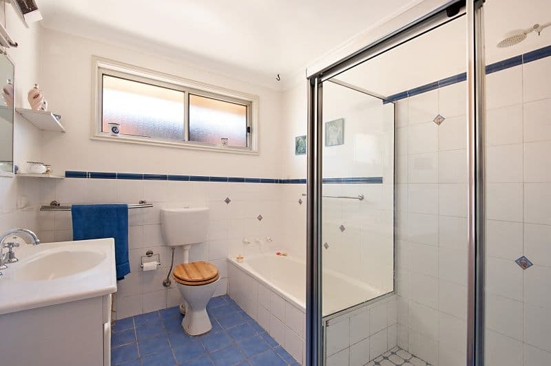 70 Henry Parkes Drive, BERKELEY VALE NSW 2261, Berkeley Vale - Thumbnail 4