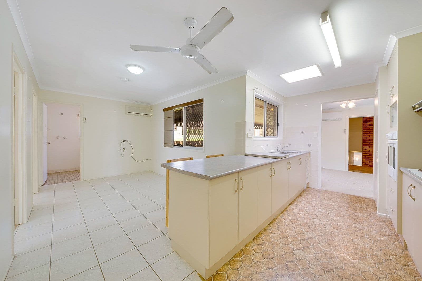 6 Atholl Court, Kin Kora QLD 4680, Kin Kora - Thumbnail 4
