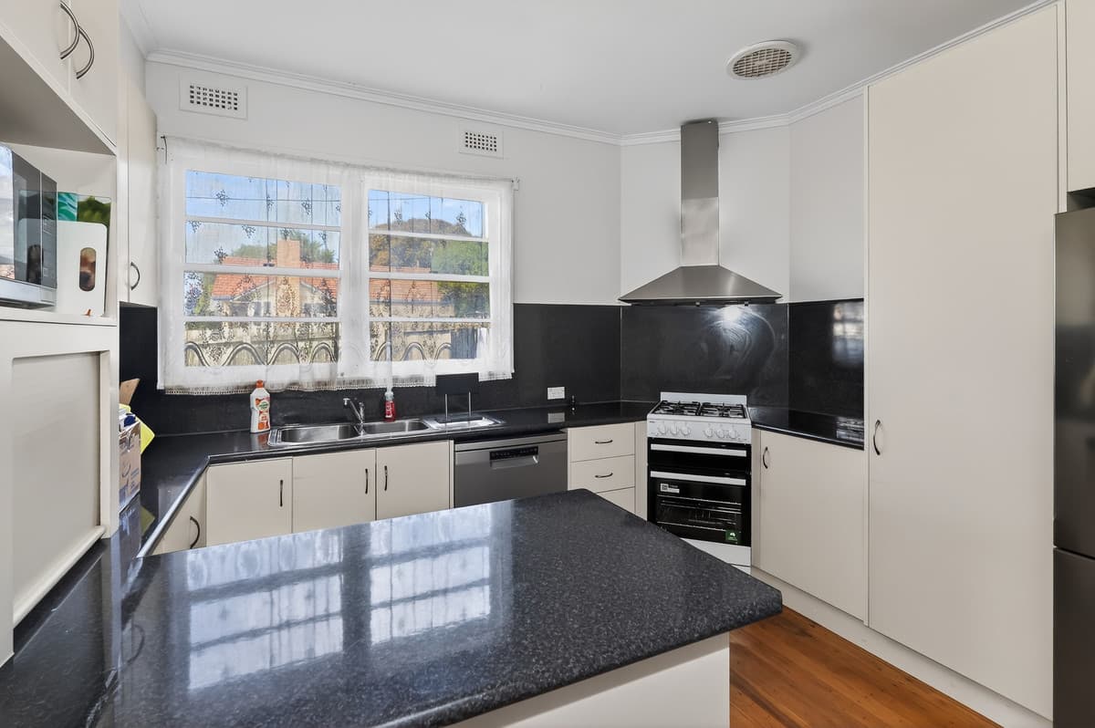 57 Crawley Street, WARRNAMBOOL VIC 3280, Warrnambool - Thumbnail 3