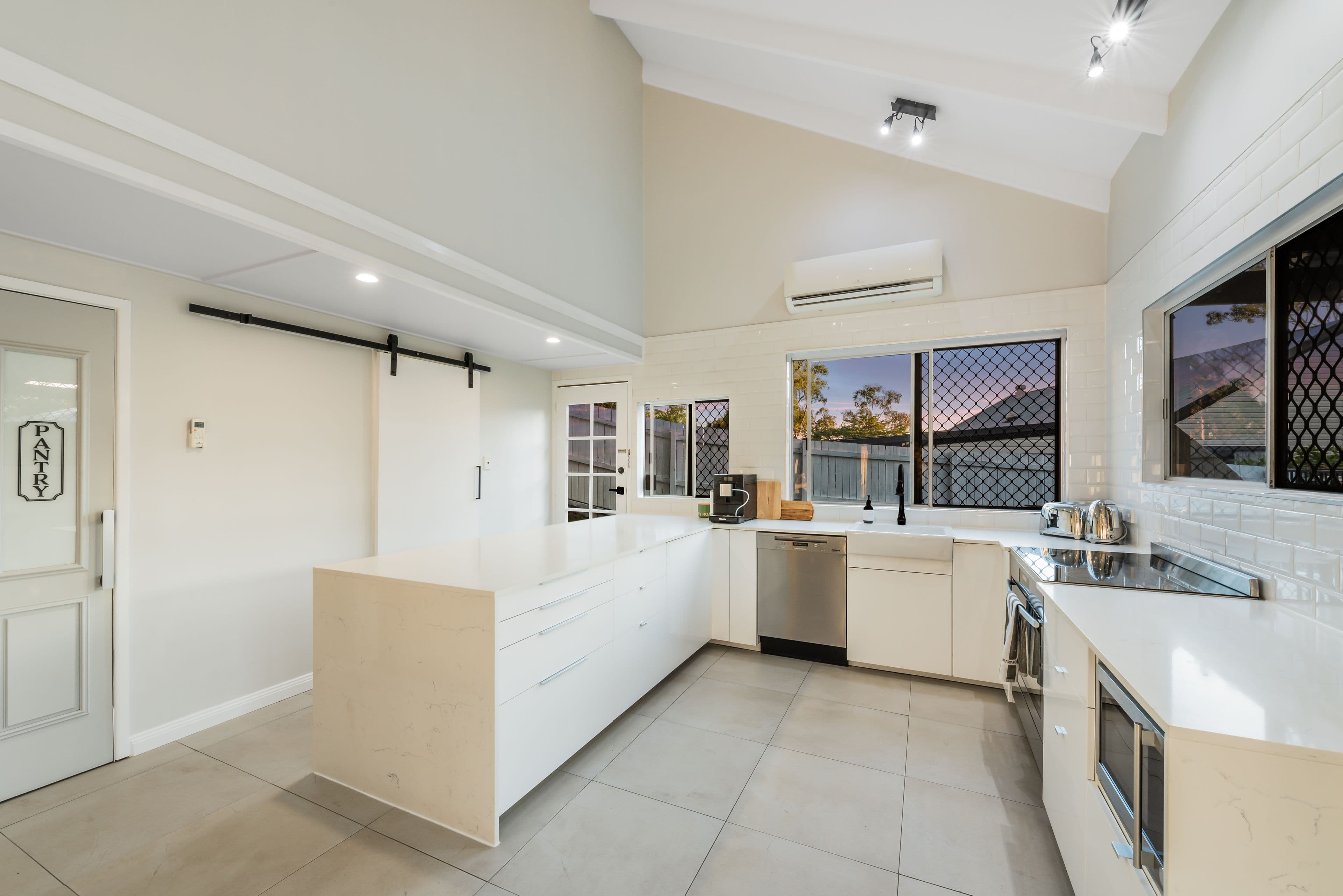 19 Brindabella Street, Chapel Hill QLD 4069, Chapel Hill - Thumbnail 7