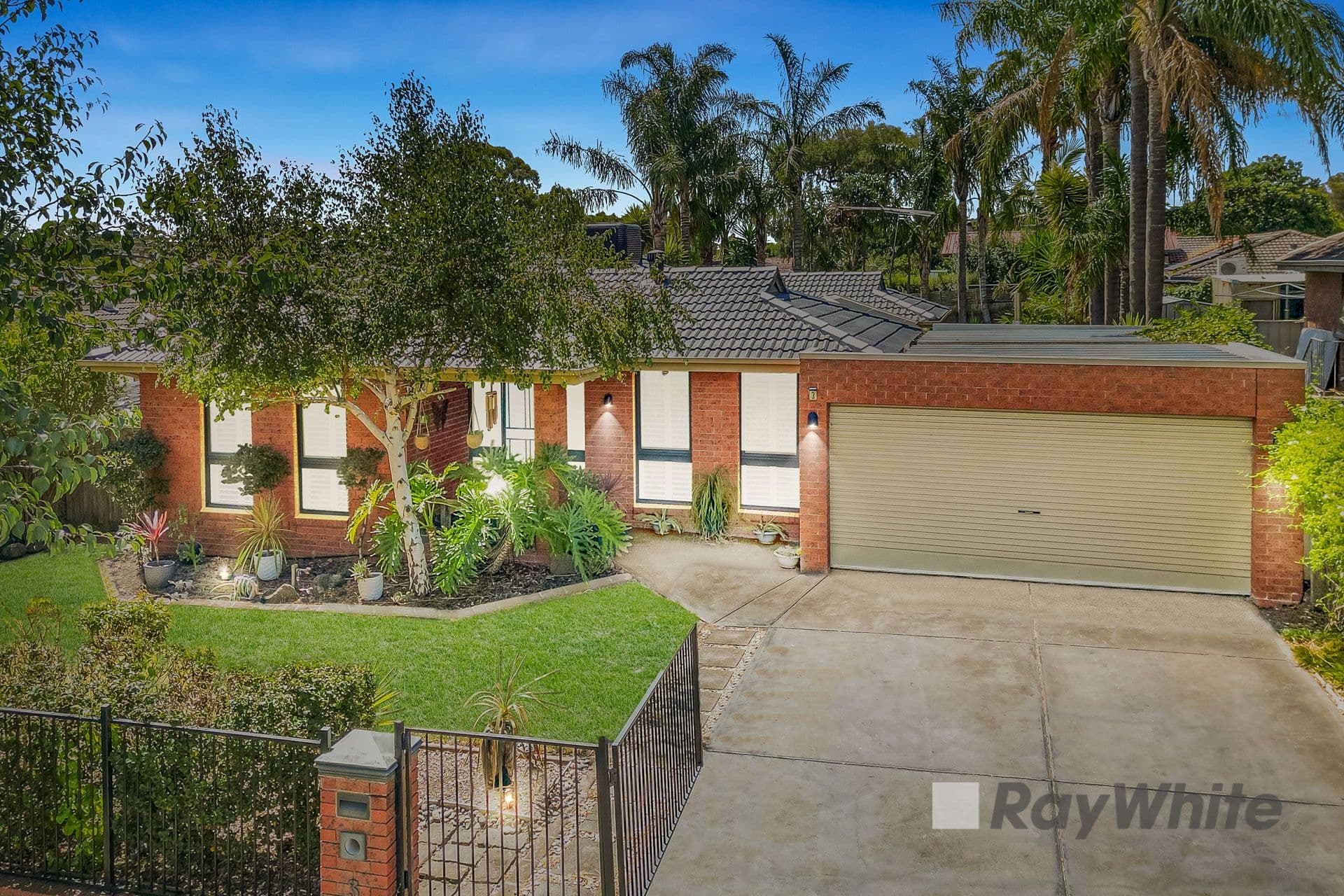 3 ISAAC SMITH Crescent, Endeavour Hills VIC 3802, Endeavour Hills - Thumbnail 2