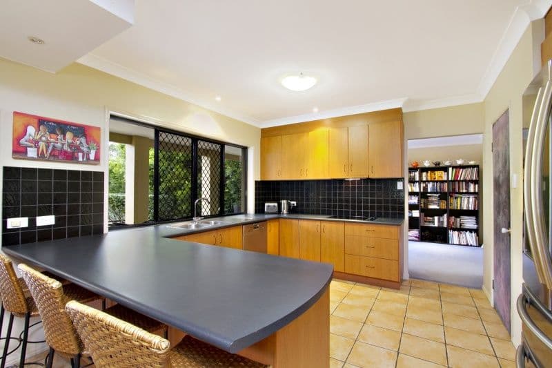 18 Riviera Court, CORNUBIA QLD 4130, Cornubia - Thumbnail 3