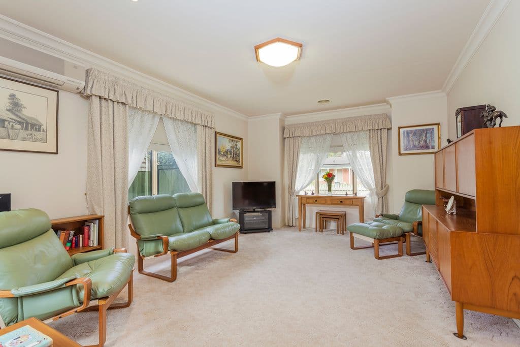 10 Meadowvale Drive, GROVEDALE VIC 3216, Grovedale - Thumbnail 2