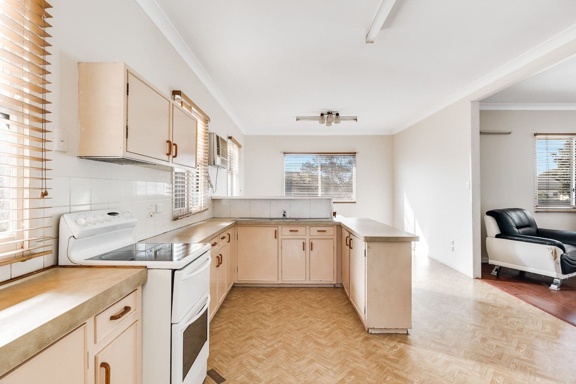 2 Hursley Road, Newtown QLD 4350, Newtown - Thumbnail 4