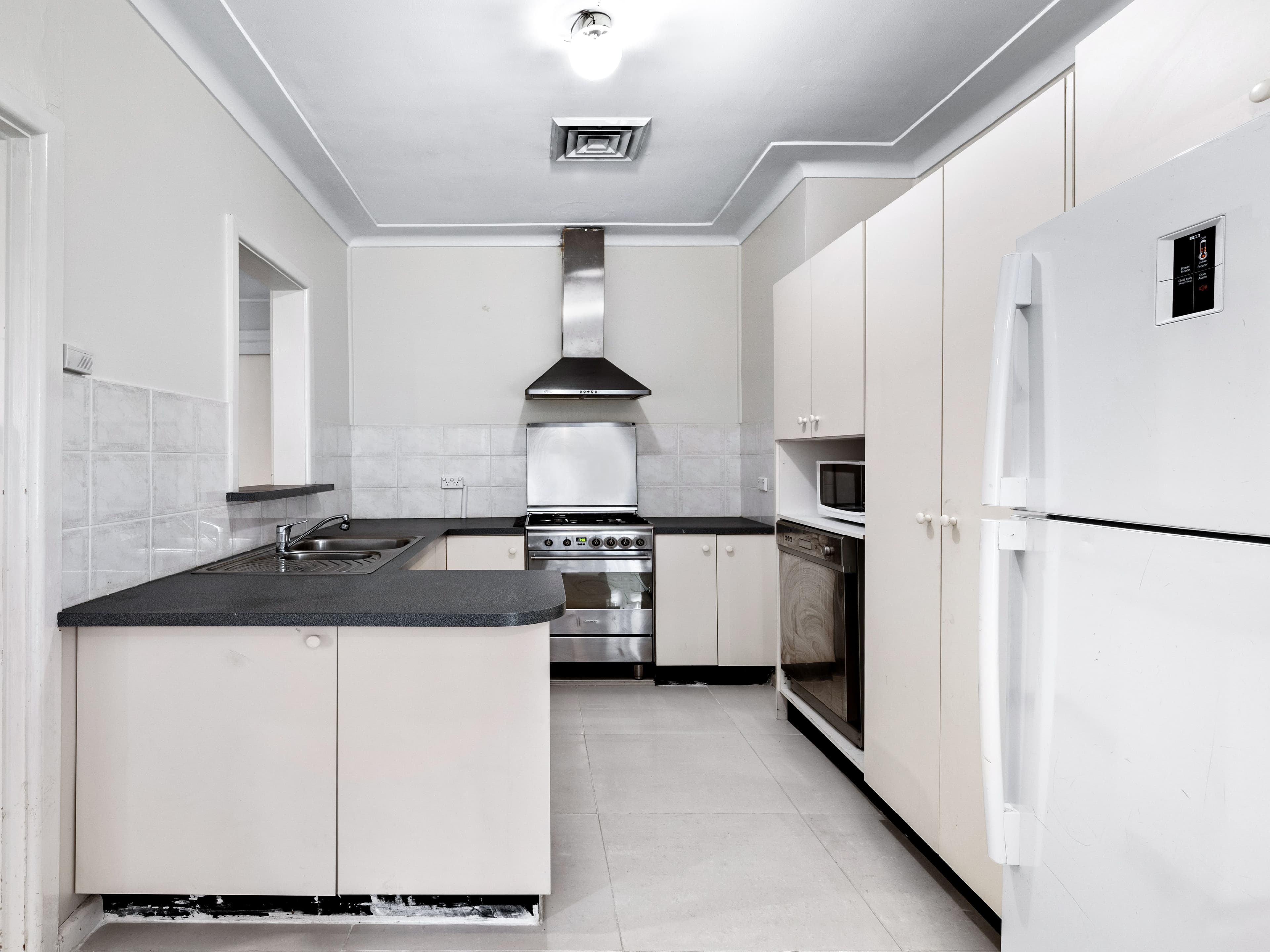 23 Elizabeth Crescent, Kingswood NSW 2747, Kingswood - Thumbnail 2