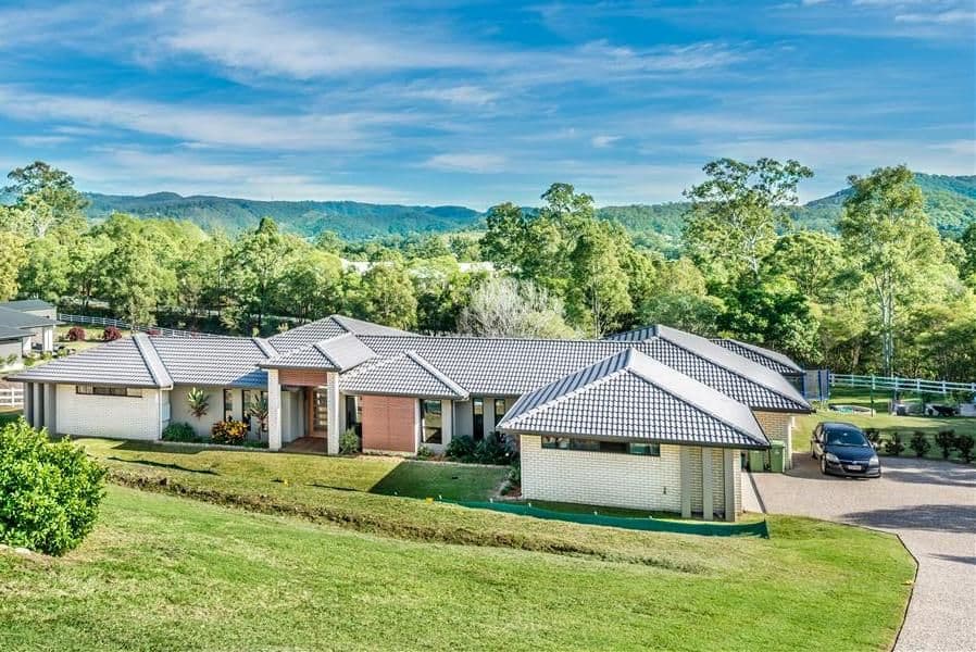 13 Huntington Drive, MAUDSLAND QLD 4210, Maudsland - Image 1