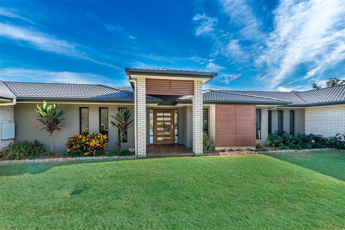 13 Huntington Drive, MAUDSLAND QLD 4210, Maudsland - Thumbnail 2