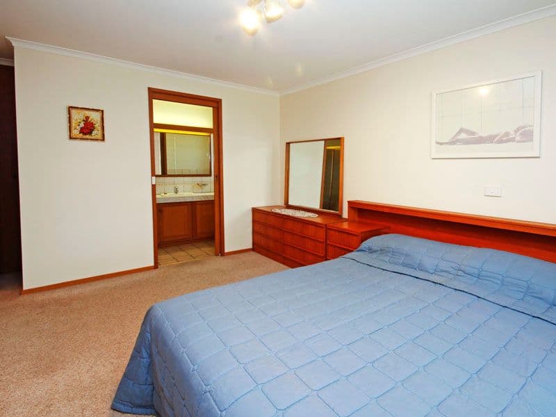 41 East End Crescent, ST ALBANS PARK VIC 3219, St Albans Park - Thumbnail 8