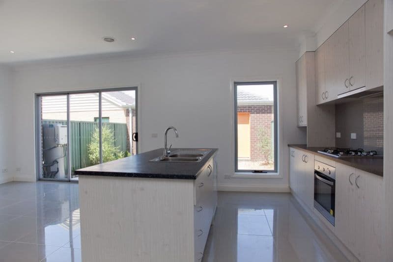 28 Mareborne Street, EPPING VIC 3076, Epping - Thumbnail 2
