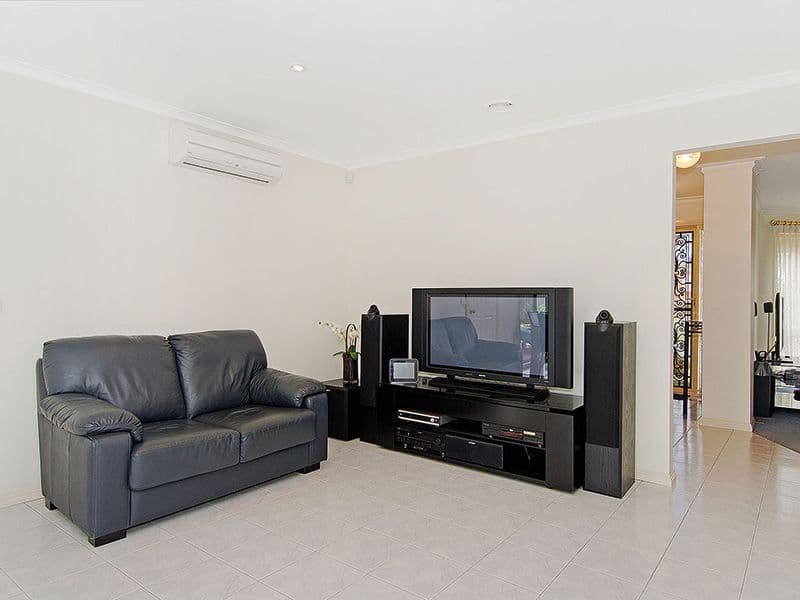 33 Island Place, MILL PARK VIC 3082, Mill Park - Thumbnail 3