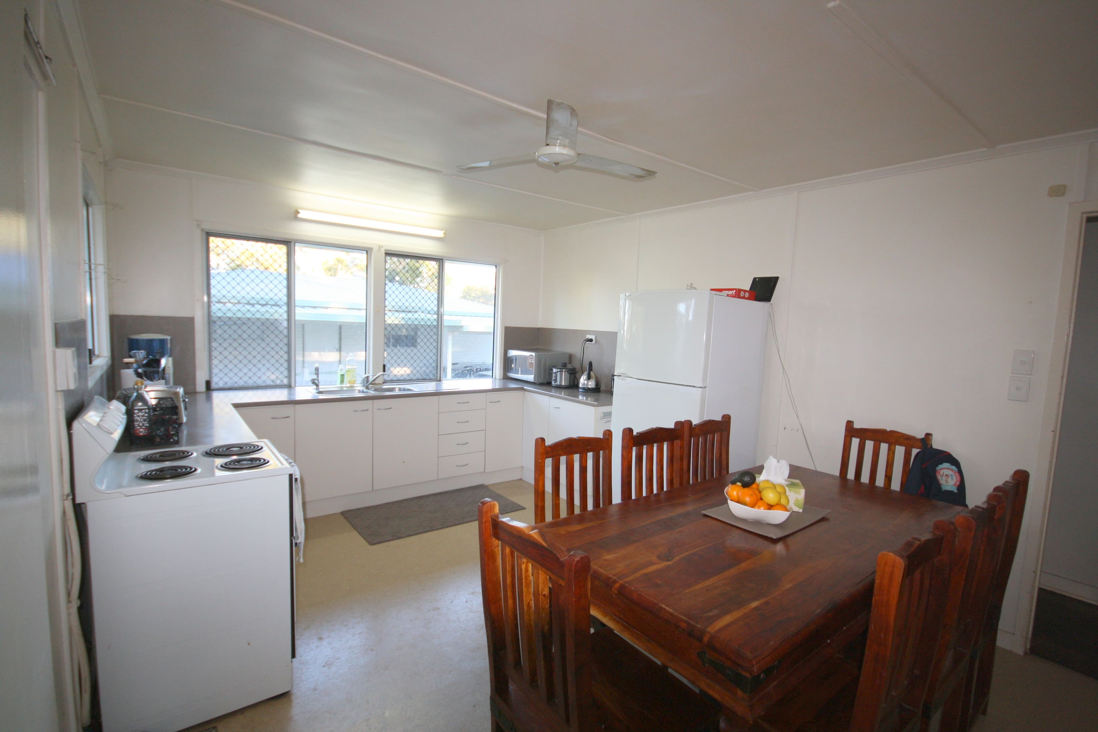 33 Olympia Street, Mundubbera QLD 4626, Mundubbera - Thumbnail 2