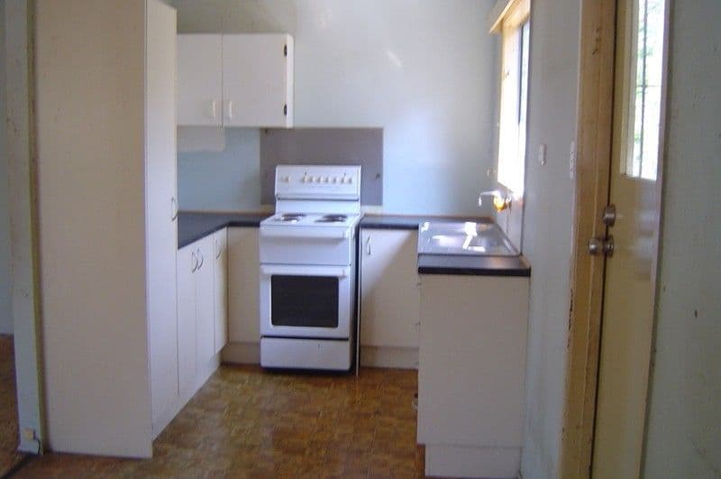 15 Veldt Street, SLACKS CREEK QLD 4127, Slacks Creek - Thumbnail 2