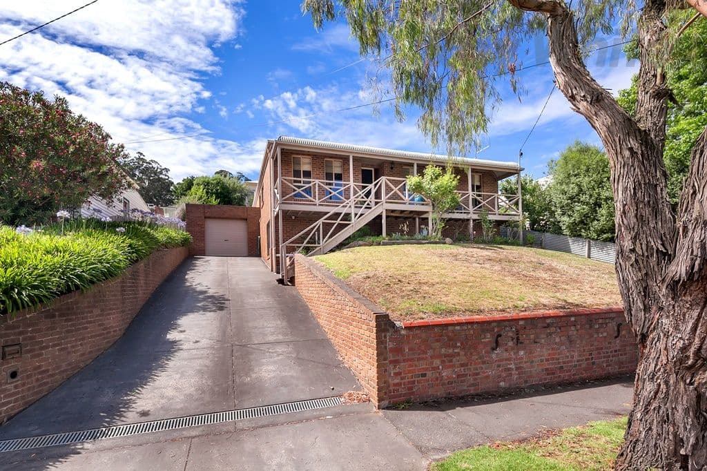 617 Barkly Street, Golden Point VIC 3350, Golden Point - Thumbnail 2