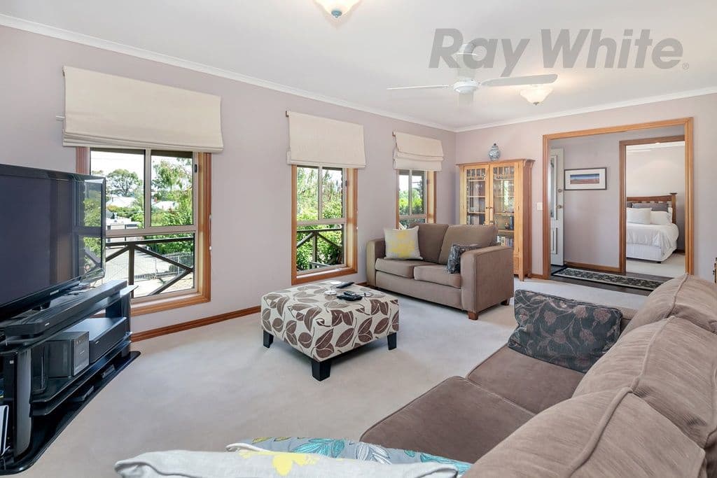 617 Barkly Street, Golden Point VIC 3350, Golden Point - Thumbnail 3