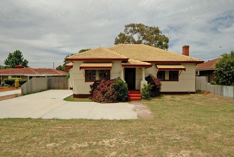 135 Walter Road East, BASSENDEAN WA 6054, Bassendean - Thumbnail 2