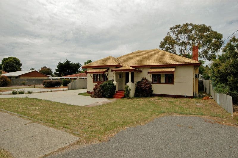 135 Walter Road East, BASSENDEAN WA 6054, Bassendean - Thumbnail 3