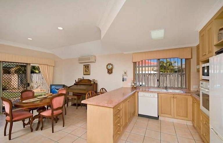 88 Martingale Circuit, CLEAR ISLAND WATERS QLD 4226, Clear Island Waters - Thumbnail 2